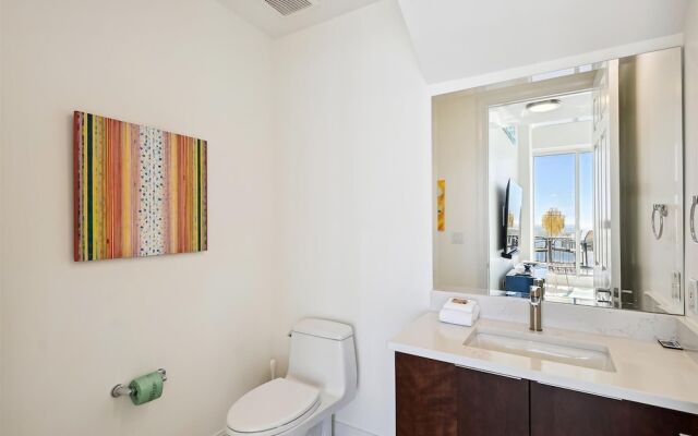 Silver Beach 1702e 3 Bedroom Condo by RedAwning