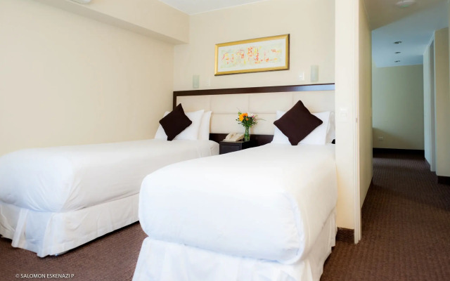 Roosevelt Hotel & Suites