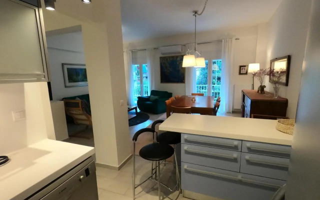 Park view apartment near Panormou