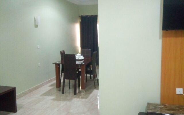 Wintess Garden Hotel And Suites