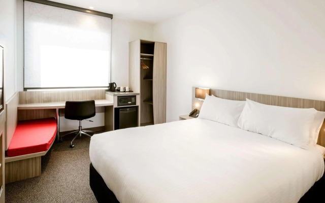 ibis Mackay