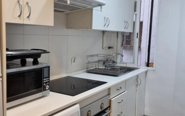 habitación matrimonial en piso compartido en el centro de Madrid