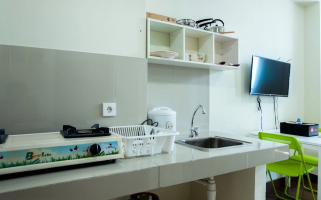 Relax Studio Apartment at Puri Orchard