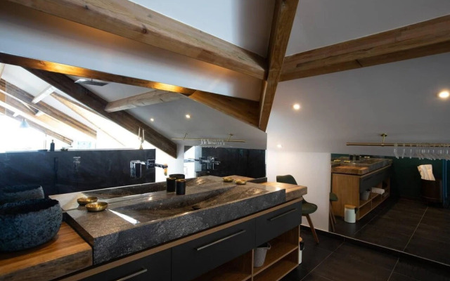 Remarkable 2-bed Apartment in Grand Case