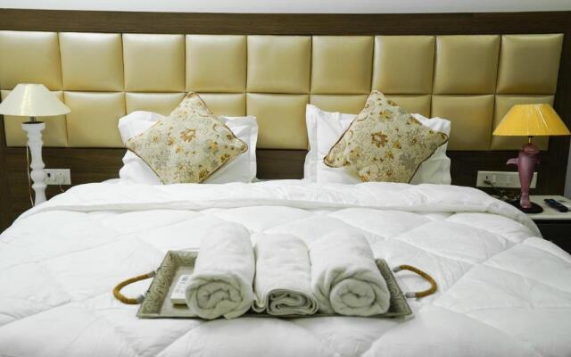 Lime Tree 2 Bhk serviced Apartment Near Fortis Gurgaon