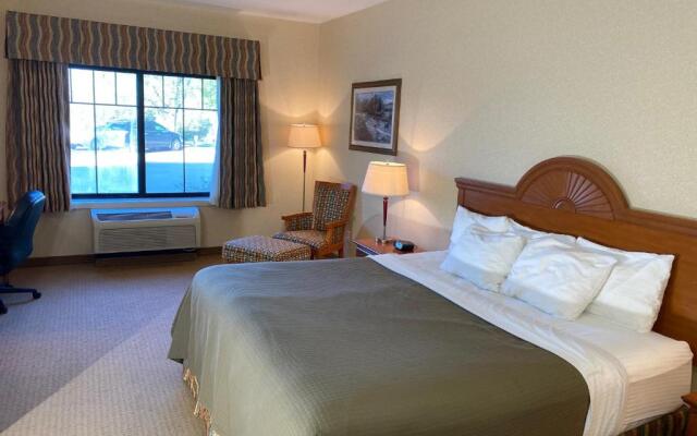 The Red Coach Inn & Suites