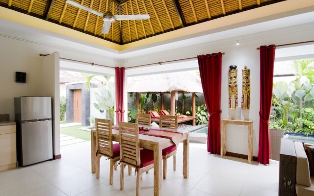 Villa Putih Seminyak