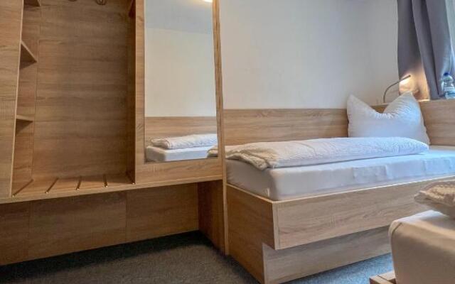 Mountain Hostel City