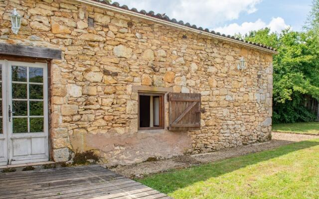 Secluded Holiday Home in Lacapelle-biron With Swimming Pool