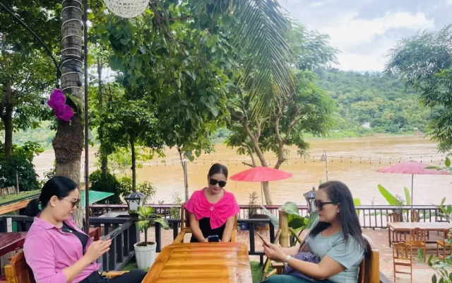 Anisa Mekong Riverside Villa
