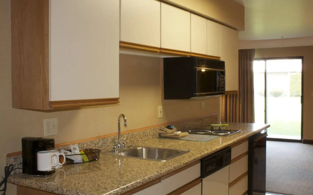 Best Western Plus Ahtanum Inn