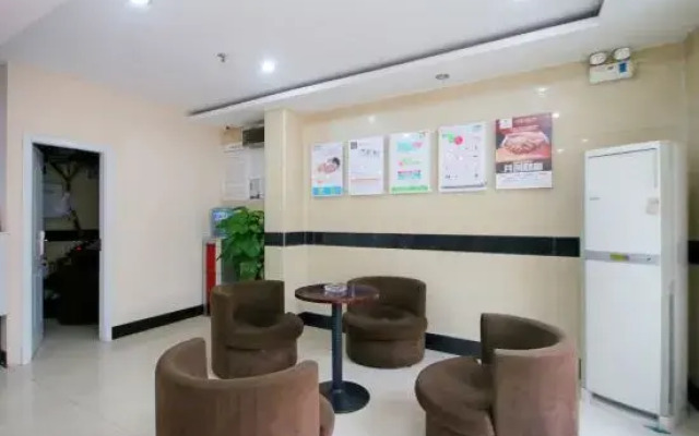 Huihe Hotel (Shanghai Wusongkou International Cruise Port Branch)