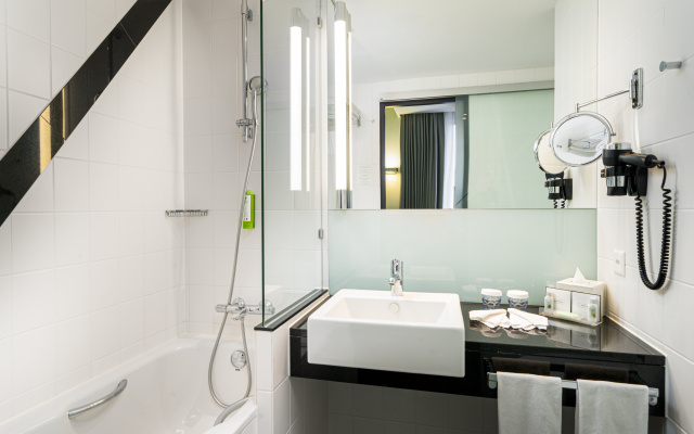 Holiday Inn Zurich - Messe by IHG