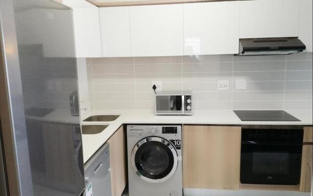 The Blyde - Crystal Lagoon Penthouse Apartment