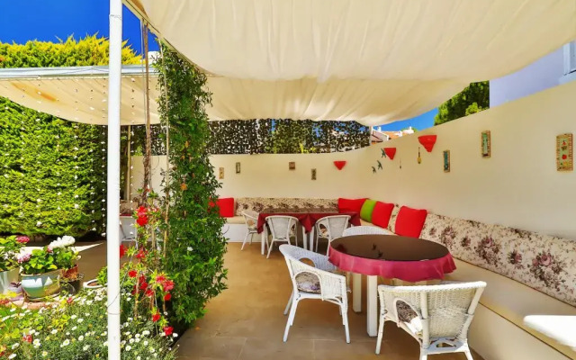 Kiraz Otel Alacati