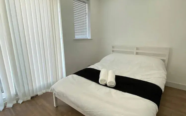 Luton City Retreat - Spacious 3 Bedroom Apartment