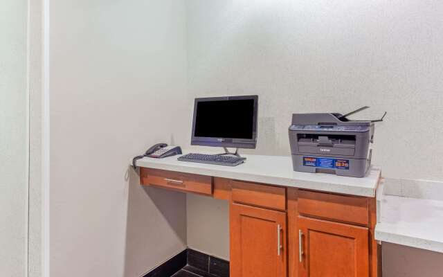 La Quinta Inn & Suites by Wyndham Luling