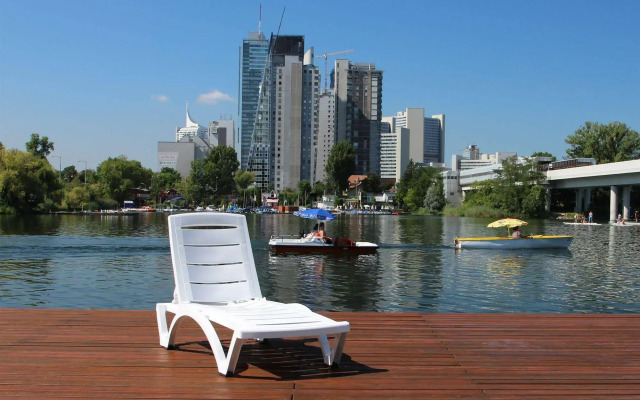 Strandhotel Alte Donau