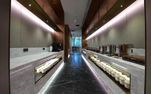 Intercity Hotel Shanghai Xizang South Road