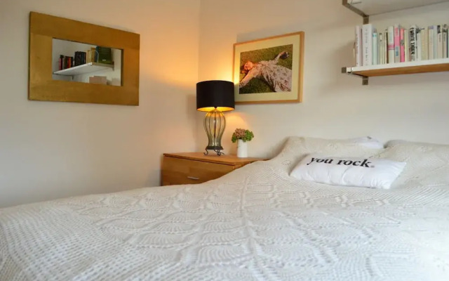 Spacious 2 Bedroom Apartment in Stoke Newington