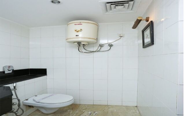 OYO 8178 Hotel Saket