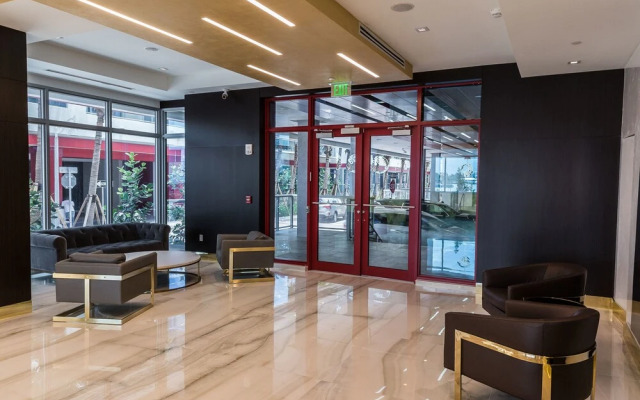 CH Deluxe Apartments  by MDR