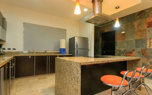 Mamitas 1102 2 Bedrooms and Terrace by RedAwning