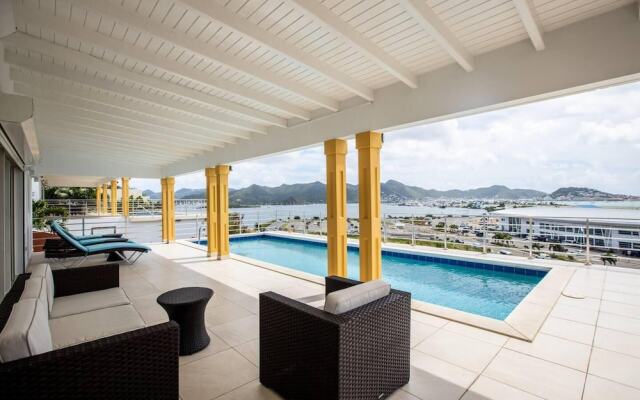 Airport View 3-bed Villa