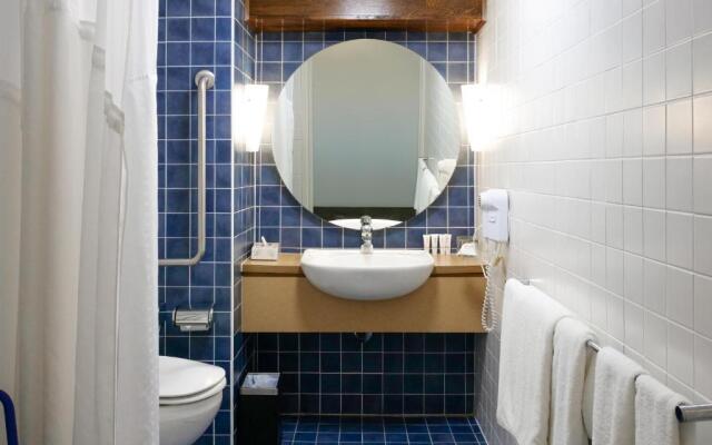 Cairns Harbourside Hotel