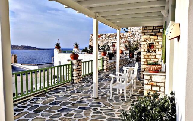 Villa Isabella Studios & Suites