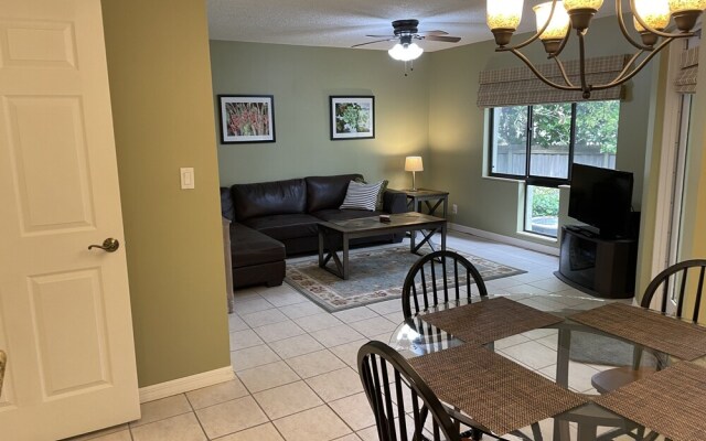 Holiday Island 1 BR Condo