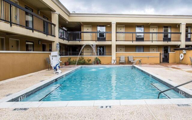 Quality Inn & Suites Conference Center Statesboro Historic District