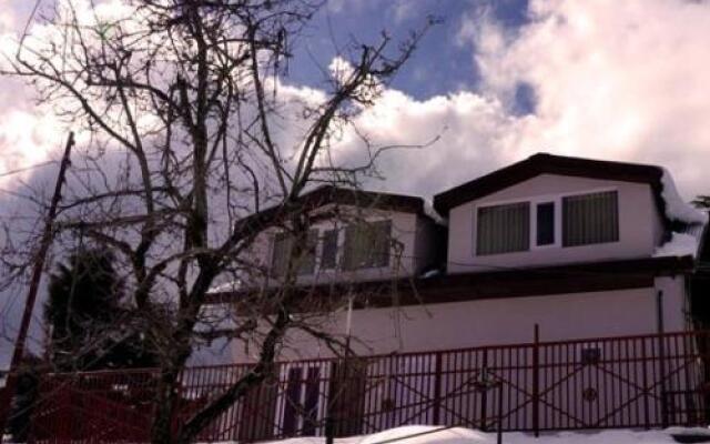 Homestay with parking in Shimla, by GuestHouser 22877