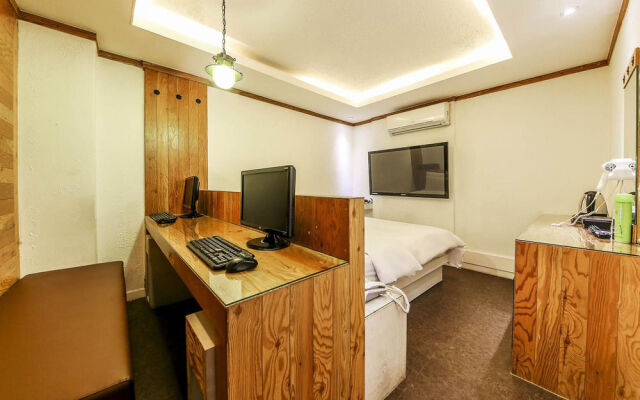 Nabi Hotel