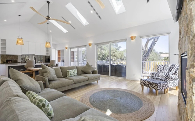 Saltwood Coastal Hamptons Luxe With Pool