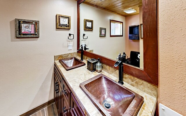 1062 Glenwood Way - 4 Br Home