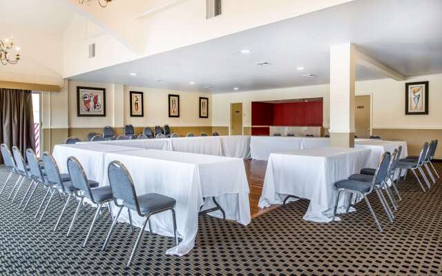 Econo Lodge West Haven