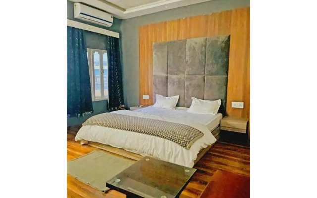 Hotel Royal Palm Inn