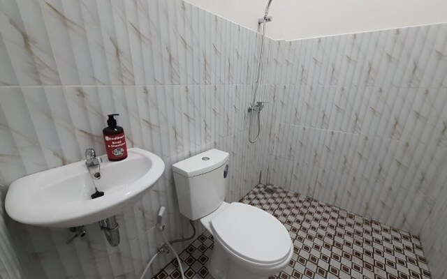 OYO 93306 Homestay Permana Supadio Airport