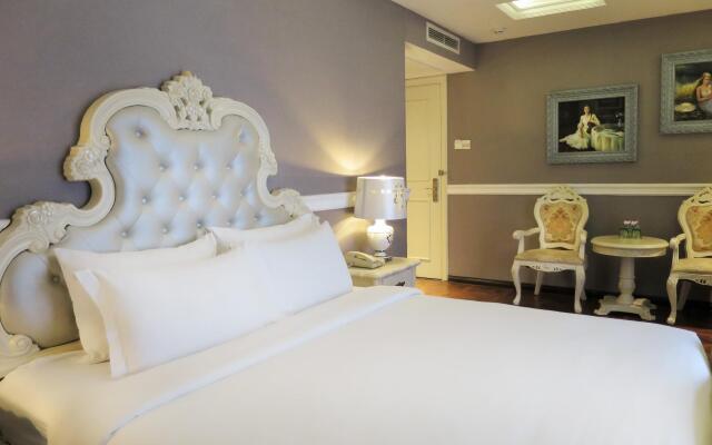 Me Saigon Boutique Hotel