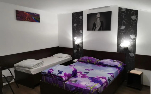 Joe Hostel