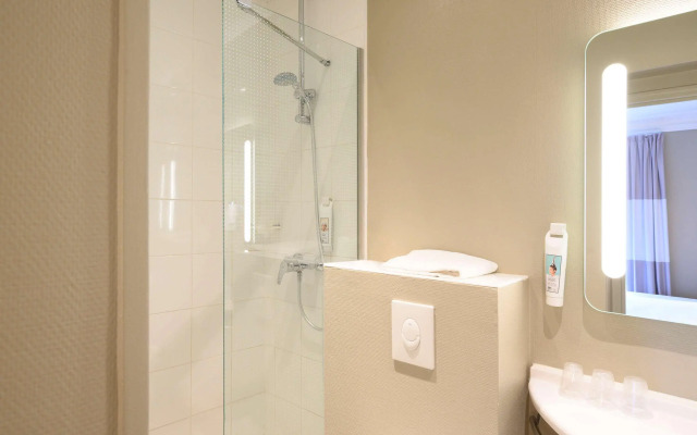 Ibis Paris Tour Montparnasse 15Ème