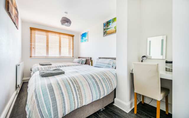 Family Beachfront House Pevensey Bay Sleeps 10
