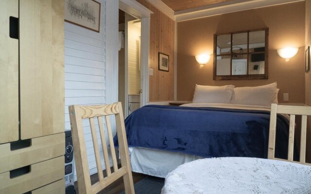 Blue Mountain Lodge Bed & Breakfast