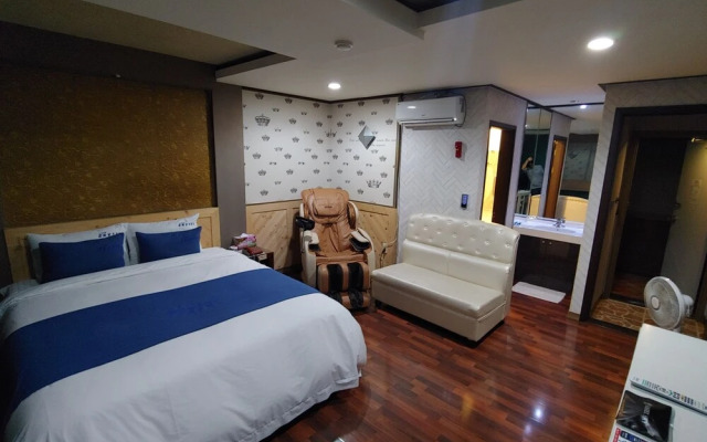 SKY Hotel