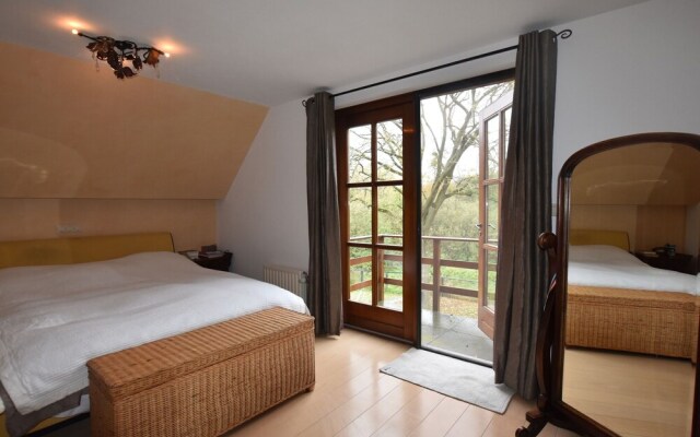 Lavish Holiday Home in Loosdrecht with Hot Tub