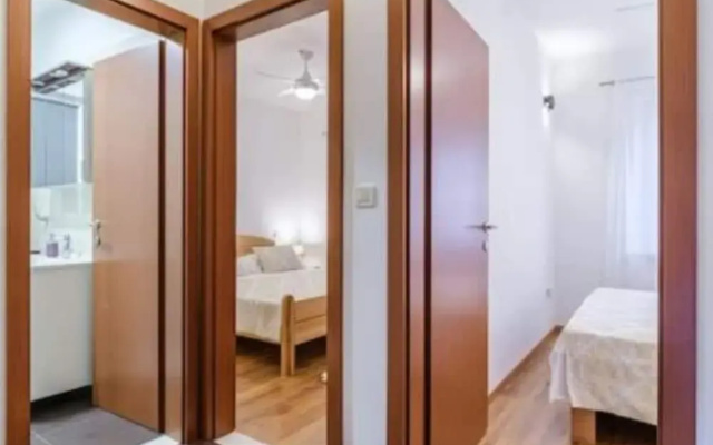 Sutivan Sea Terrace Apartment