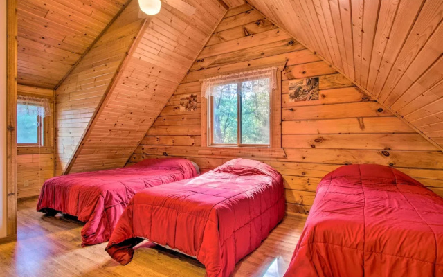 Pet-friendly Warrens Cabin w/ Fire Pit!