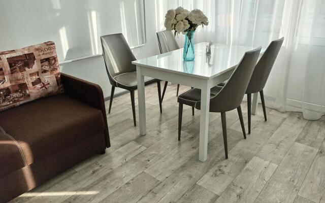 Apartments on Vlasov street 4