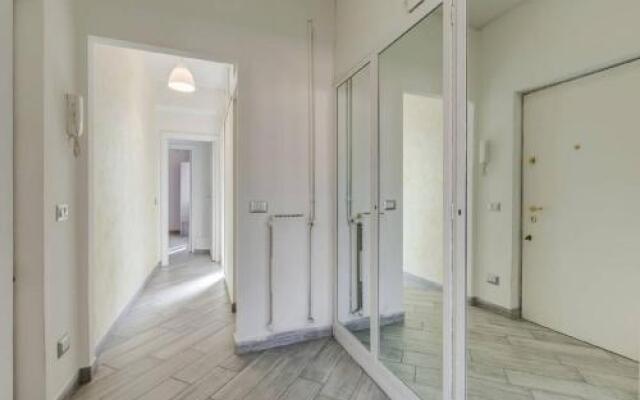 Rome Apartment - Queen